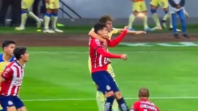 Polémica jugada en el gol de América (captura de video)