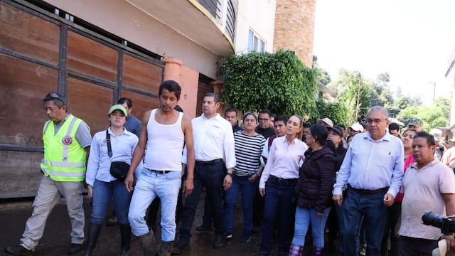 Claudia Sheinbaum y Alejandro Armenta atienden a familias damnificadas en Huachinango.