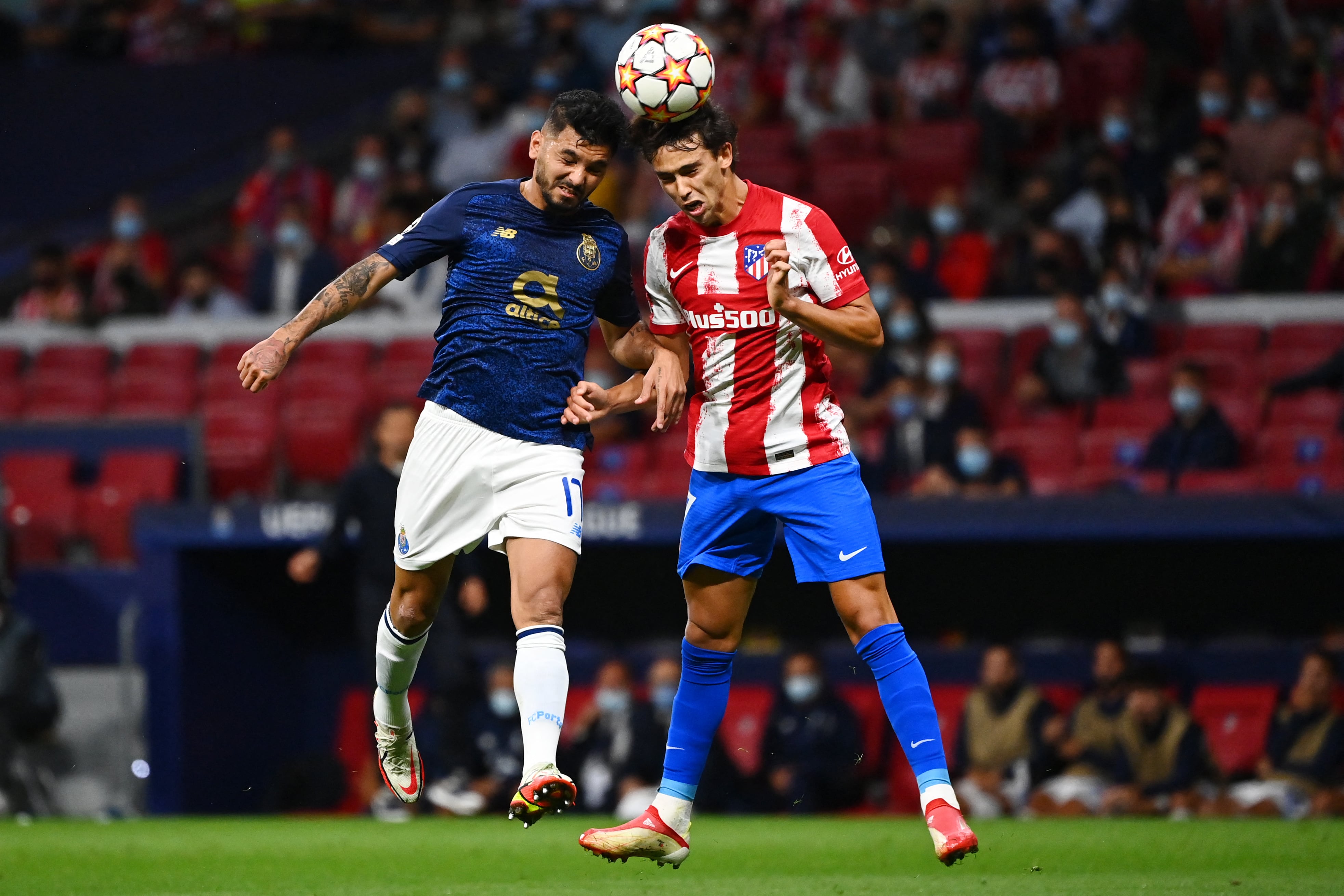 Tecatito Corona vs Atlético de Madrid en la Champions League