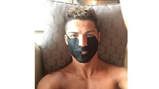 Cristiano Ronaldo promueve el cuidado masculino en Instagram y Japón.