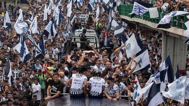 Rayados realizó un desfile para festejar el título de la Concacaf