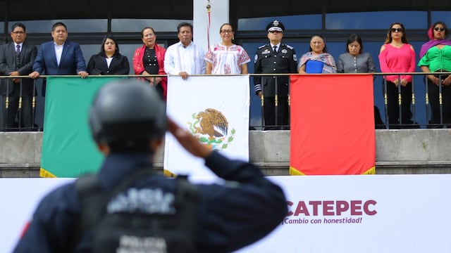 El Desfile Cívico-Militar en Ecatepec tuvo más de mil participantes