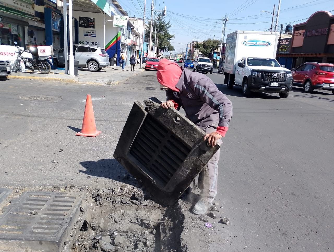 Gobierno de Toluca realiza más de 194 acciones de mantenimiento en red de drenaje.
