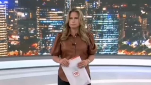 Conductora se traga mosquito en vivo