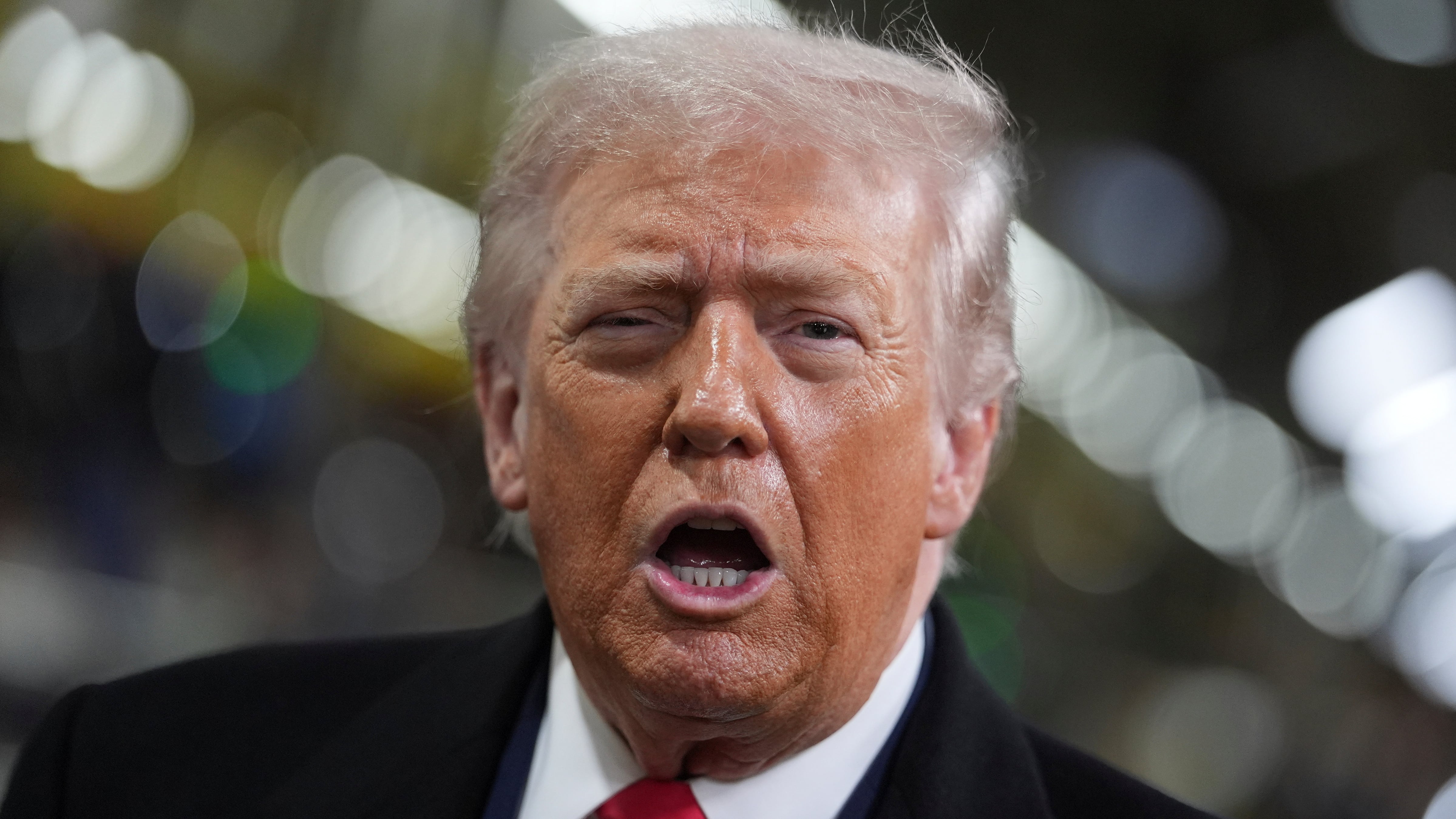 Trump acusa a autoridades de Minnesota de incitar insurrección en medio de tensión por operativo