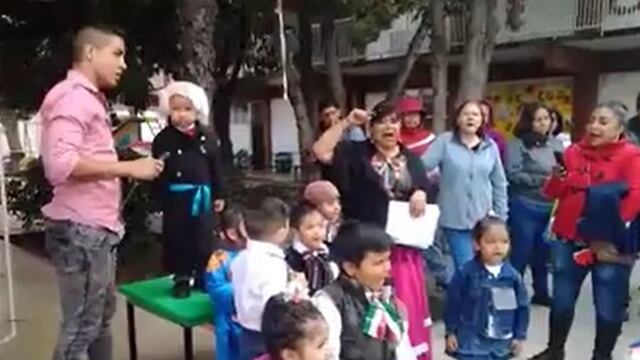 Niño se confunde en grito de Independencia y grita "Viva su jefa".