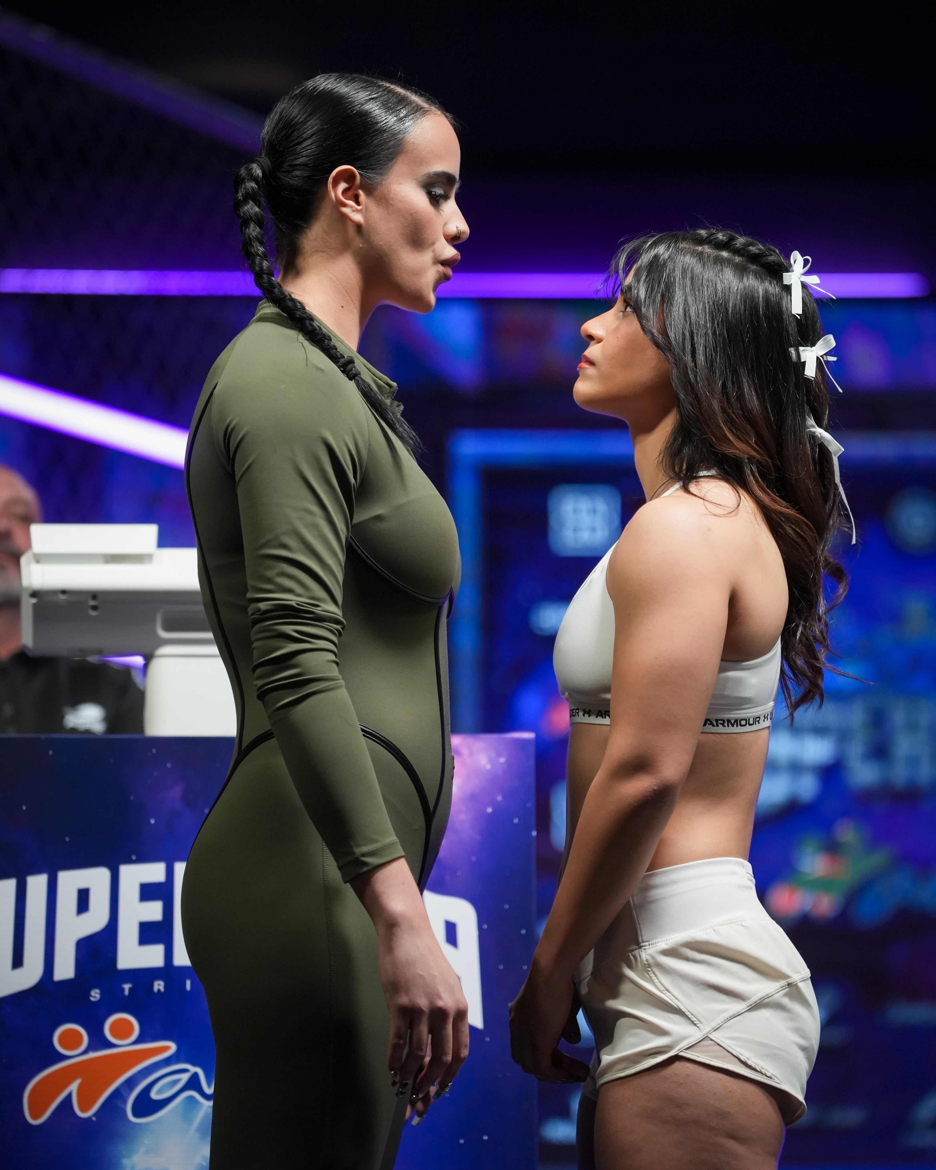 Gala Montes contra Alana en Supernova: Orígenes