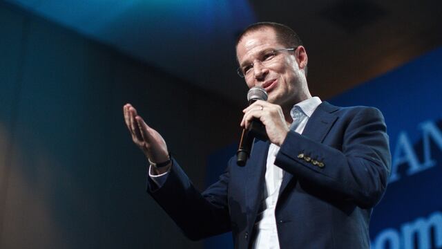 Ricardo Anaya. Sí será maestro.