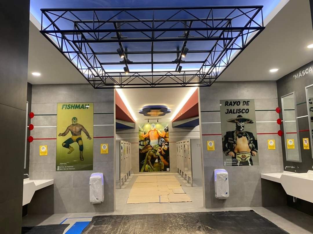 Baños del AIFA sobre lucha libre