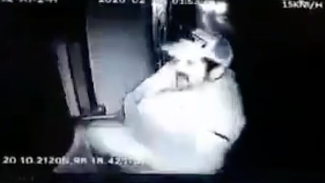 Un sujeto armado intentó asaltar al conductor.