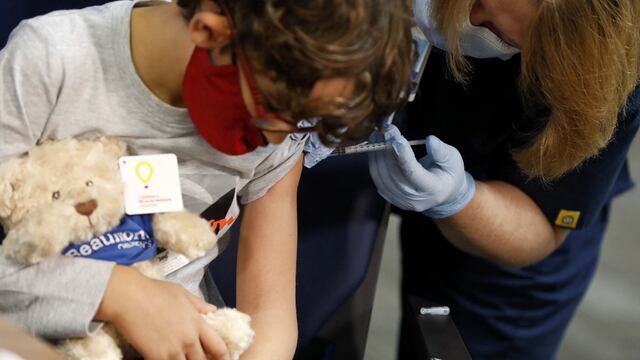 Niños se vacunan contra el Covid-19