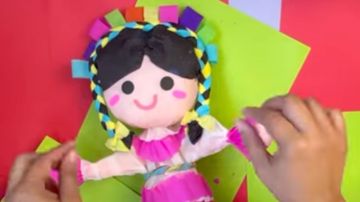 Muñeca Lele de papel crepé: Paso a paso del centro de mesa para las ...