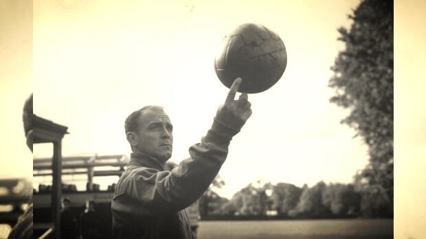 Manzanero entre el Di Stefano de la ópera y el Di Stefano del Real Madrid