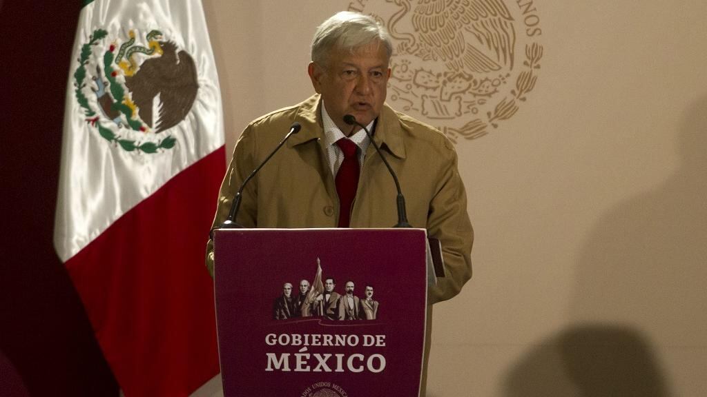 Establecen reducción de hasta 40% en salarios de funcionarios