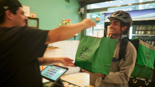 Uber Eats y R2 se unen