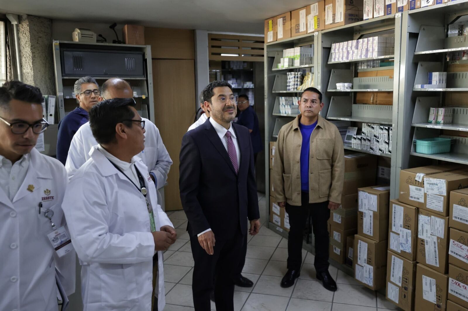 “Menos escritorio, más territorio”: Martí Batres fortalece gestión del ISSSTE.