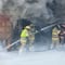 Bomberos de Ecatepec controlan incendio en fábrica de colchones