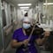 VIDEO: Enfermera toca el violín para pacientes con Covid-19