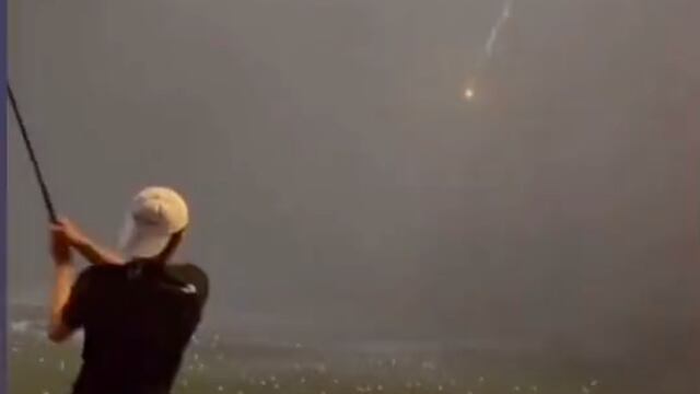 Rayo impacta pelota de Golf