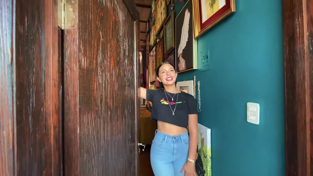 Ángela Aguilar muestra su habitación