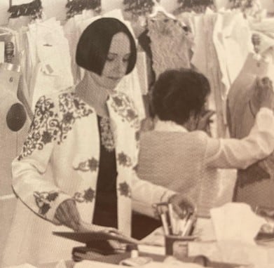 ¿Quién era Mary McFadden, ex editora de Vogue que murió de una extraña enfermedad?