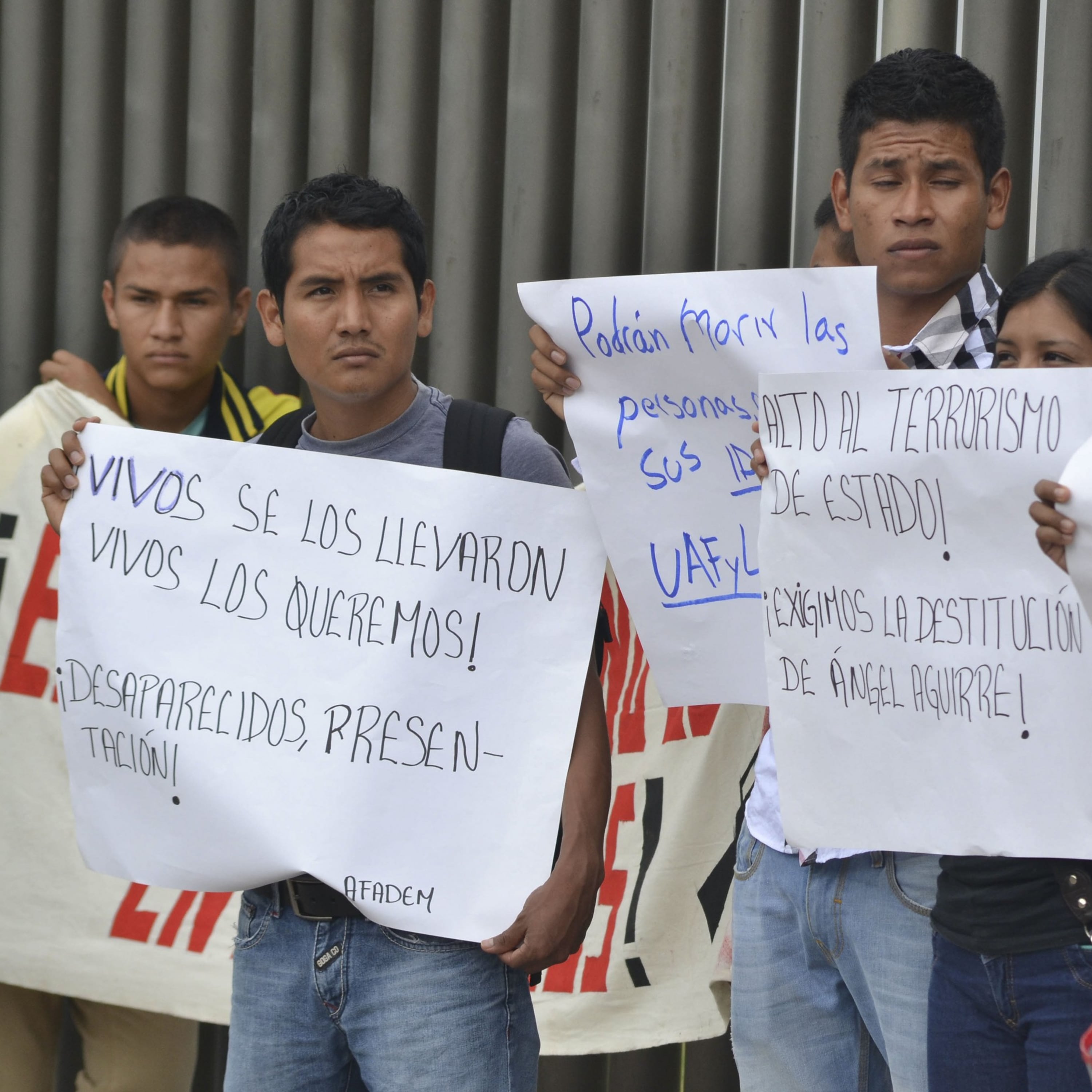 Encuentran con vida a 14 normalistas de Ayotzinapa: CDH-Guerrero