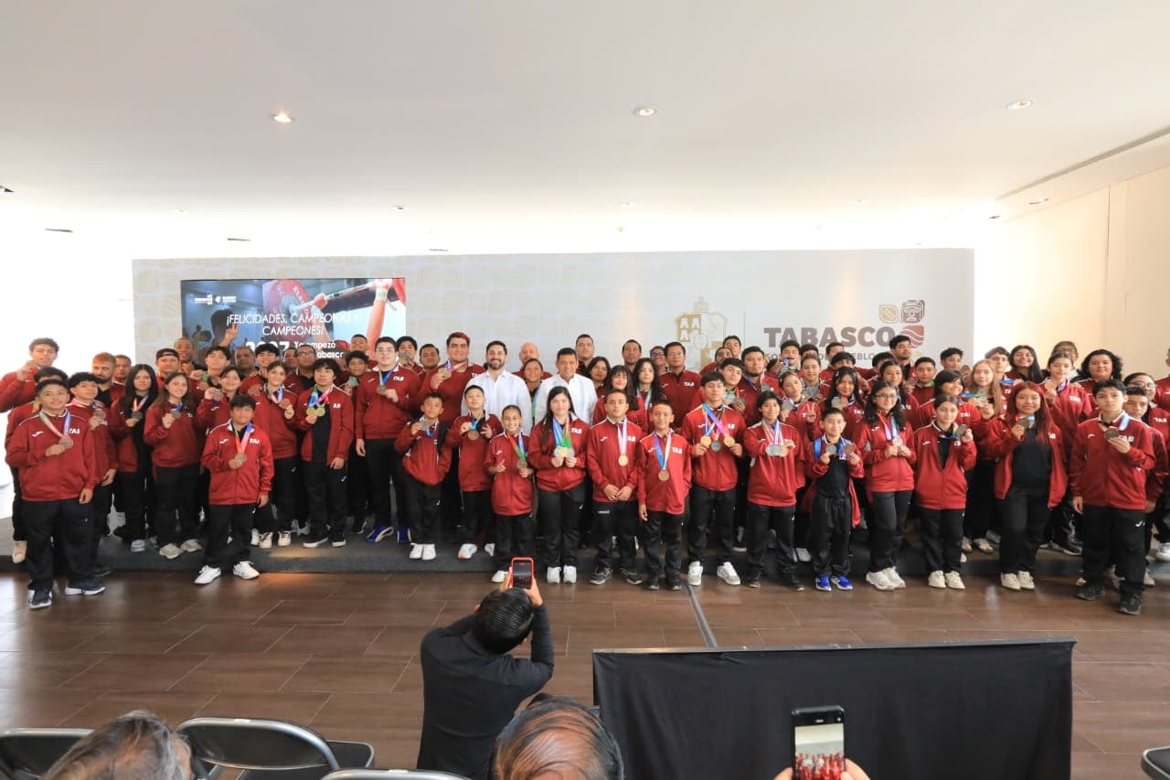 El gobernador celebró la participación de la delegación de Tabasco por su actuación histórica.