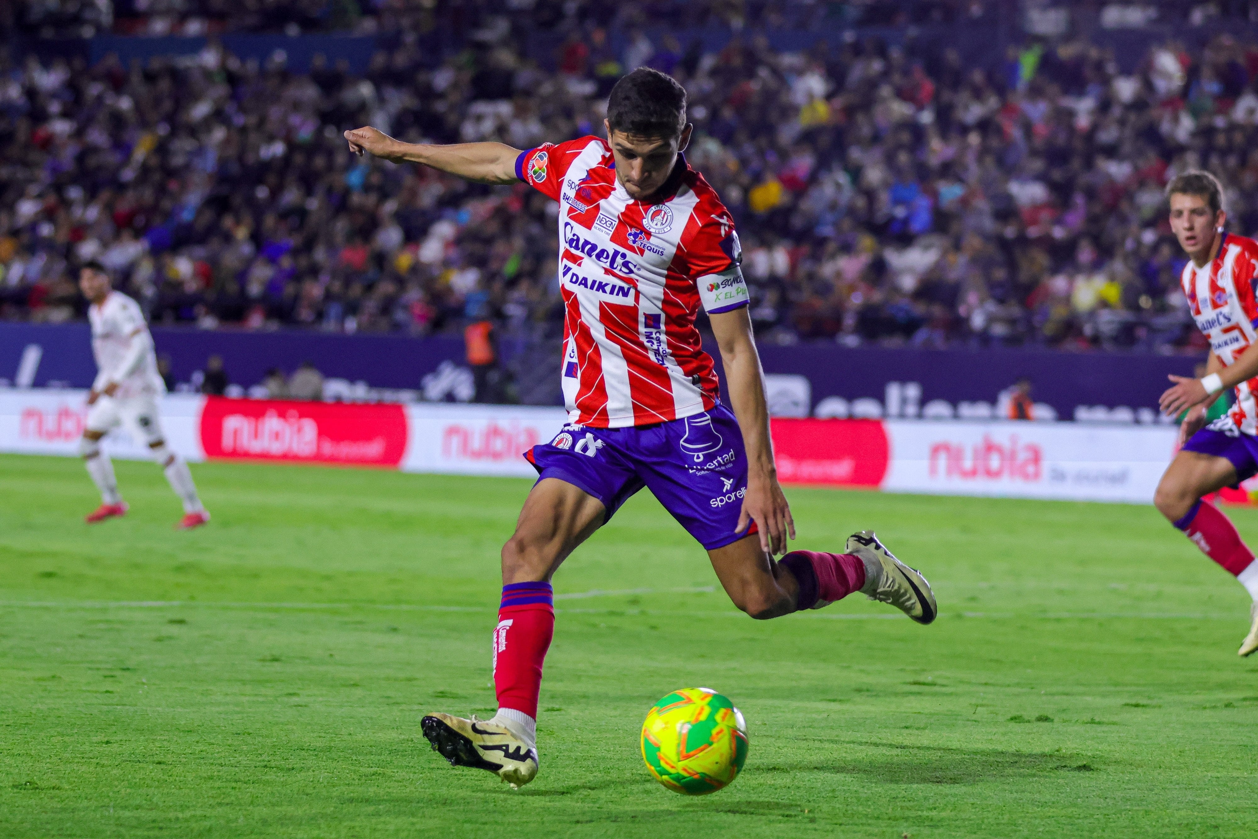 Juan Manuel Sanabria en el Atlético de San Luis vs Toluca.