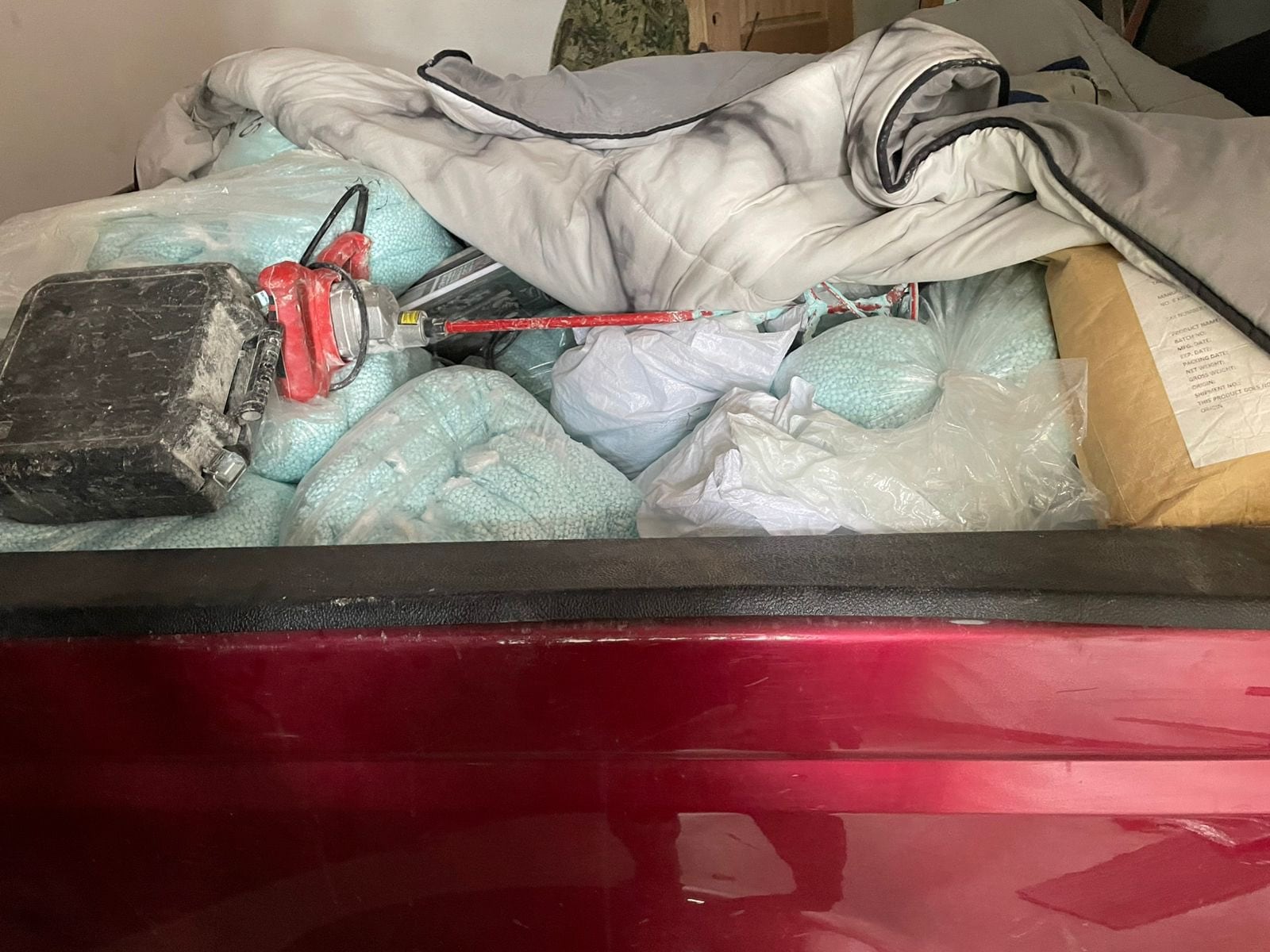 Gobierno federal decomisa más de una tonelada de fentanilo durante operativo en Sinaloa