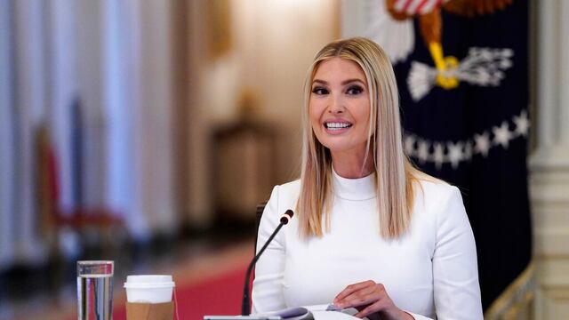 Ivanka Trump posa con lata de frijoles