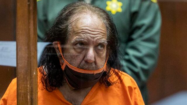 Ron Jeremy, estrella de la pornografía, es remitido a un hospital mental tras ser declarado no apto para el juicio por violación