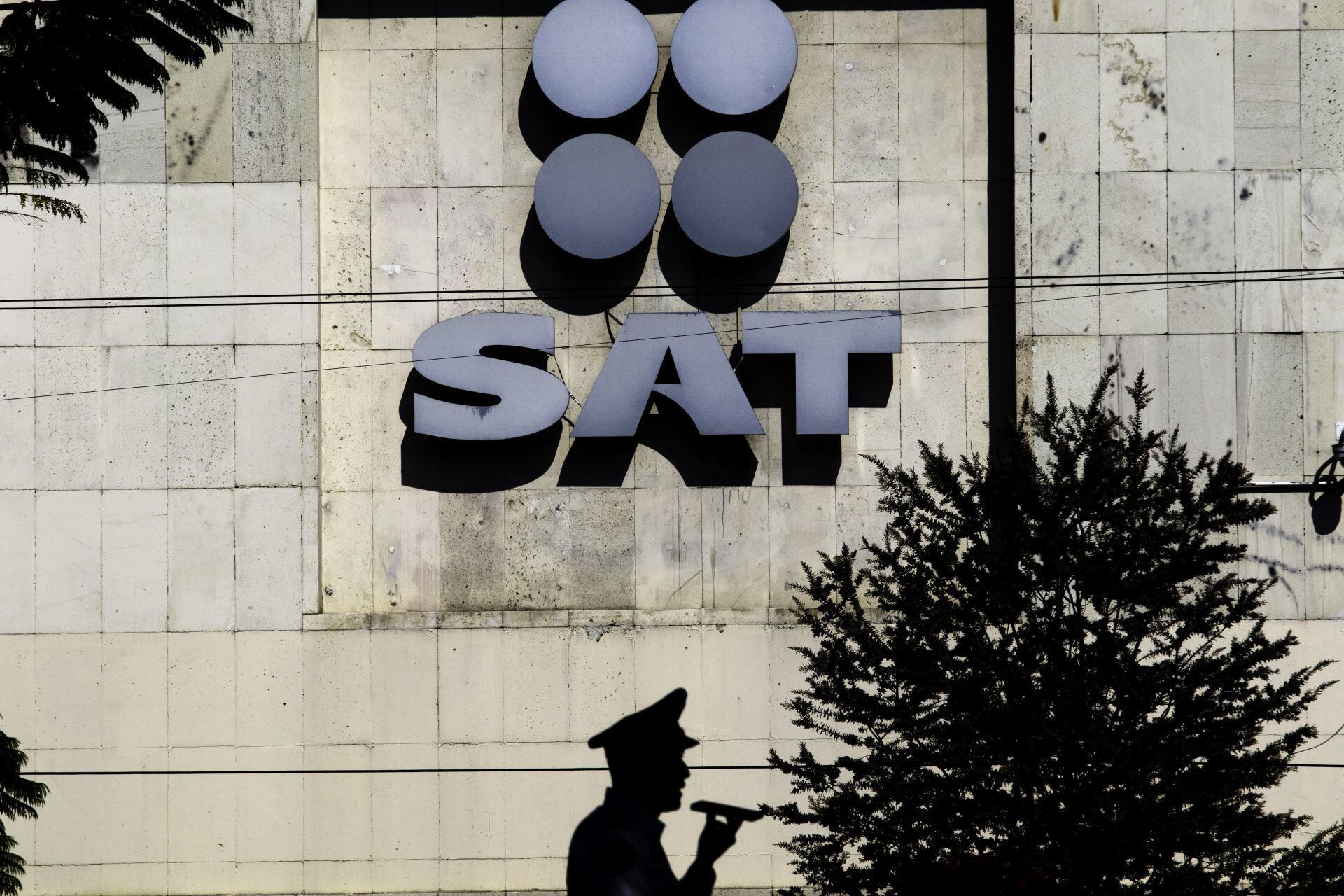 El SAT da golpe contundente a piratería de China: Aseguran 418 millones de pesos en mercancía