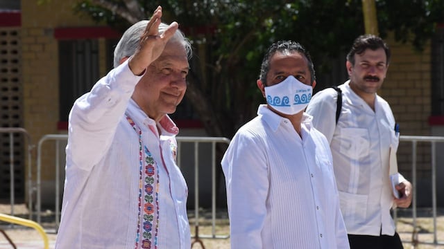 AMLO y Carlos Joaquín González, gobernador de Quintana Roo