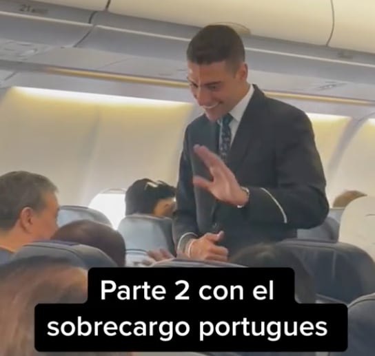 Sobrecargo más guapo del mundo