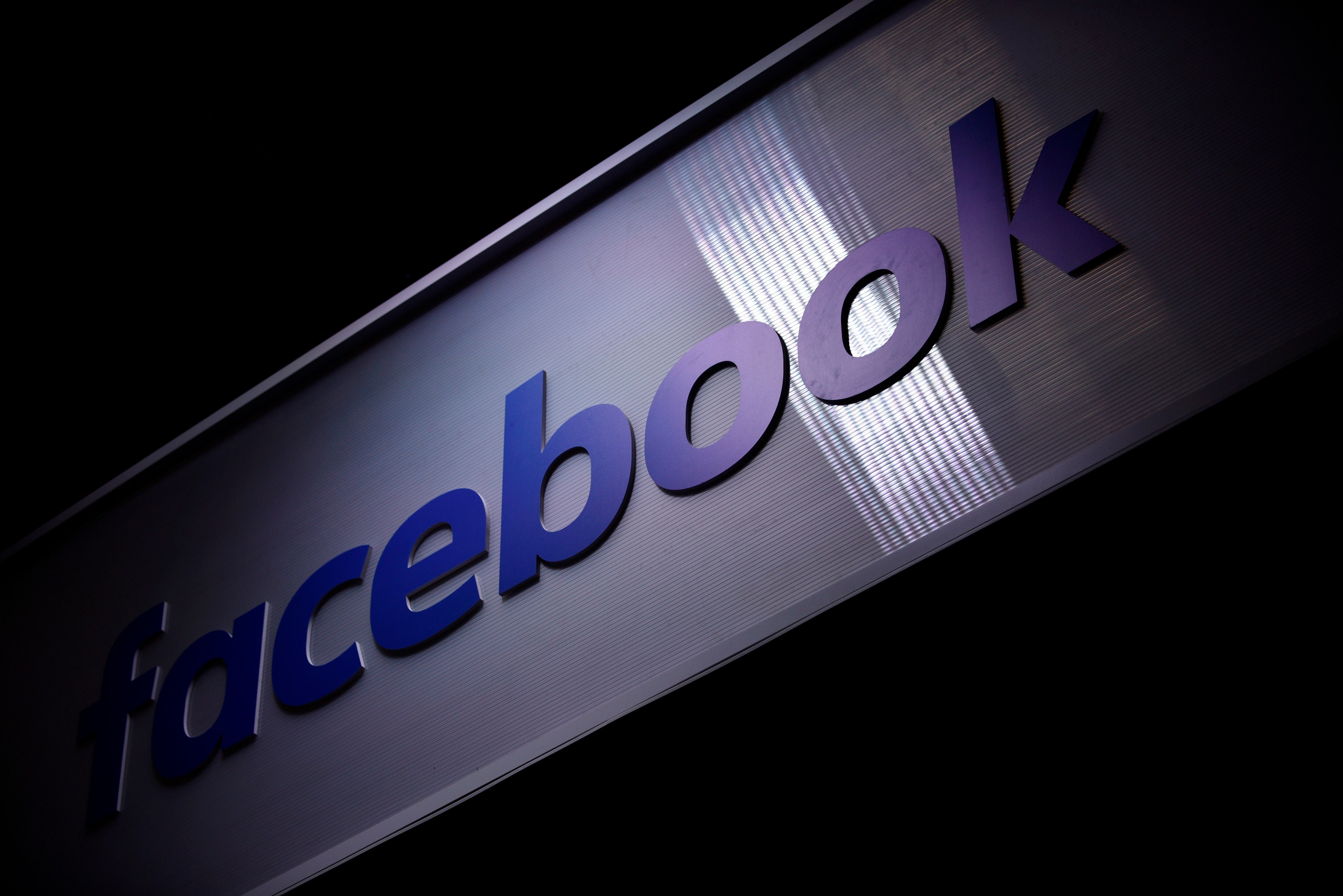 Logo de Facebook. EFE/ Julien De Rosa