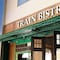 VIDEO: Mesera retiene a clientes de Train Bistro Altavista por dejar 100 pesos de propina y se abre el debate en TikTok