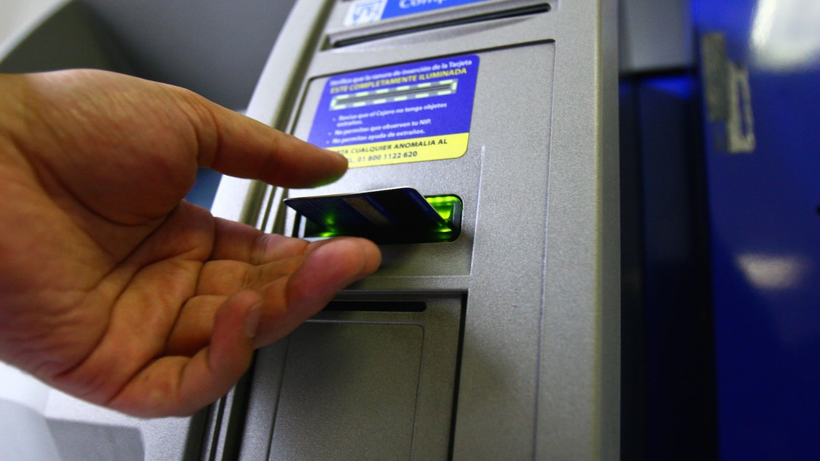 Cajero automático. Robo.