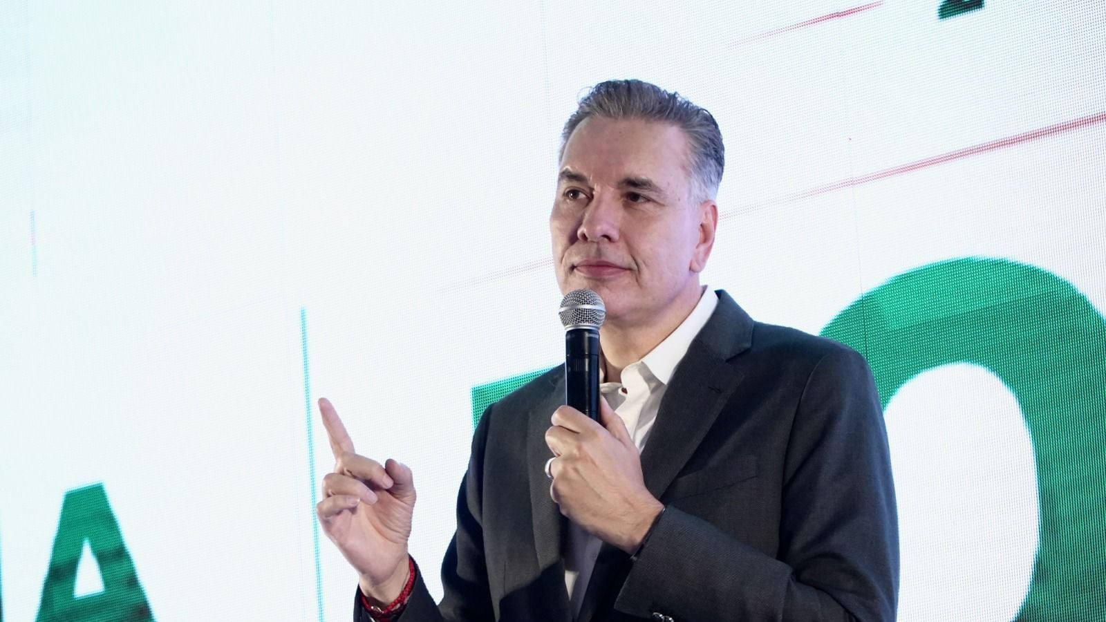 Samuel García superó a Medina y “El Bronco” pero “para mal”: Waldo Fernández