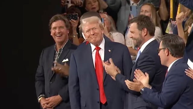 Donald Trump reaparece en Milwaukee