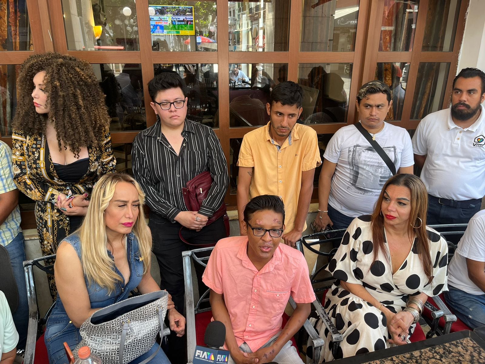 Felipe fue agredido por policías de Veracruz cuando esperaba a lado de Rey David un taxi