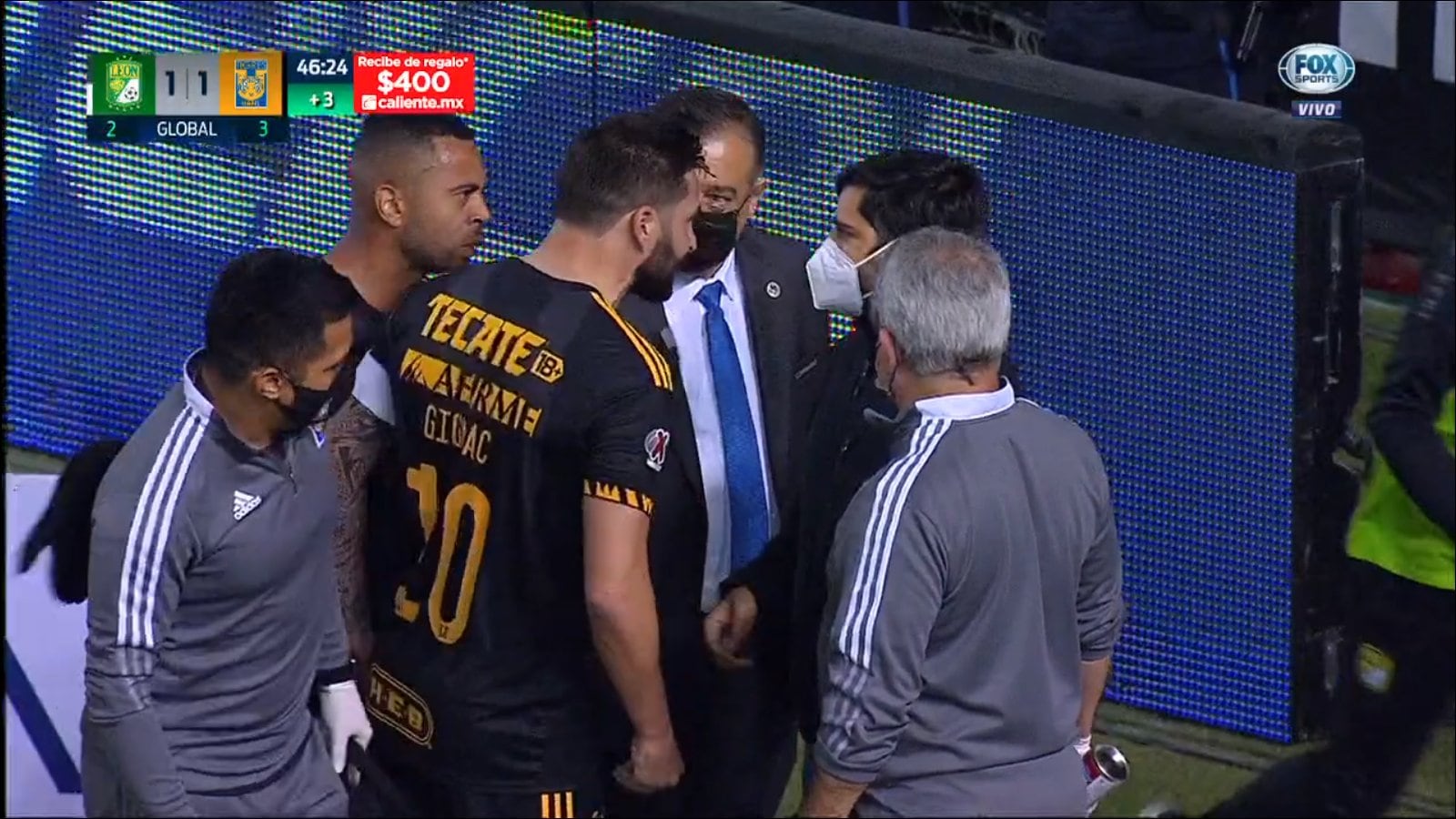 Gignac explotó contra el Médico del partido León vs Tigres