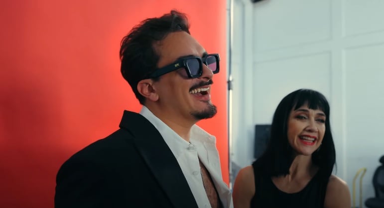 Ricardo Pérez y Susana Zabaleta en el video de Pecado mortal.