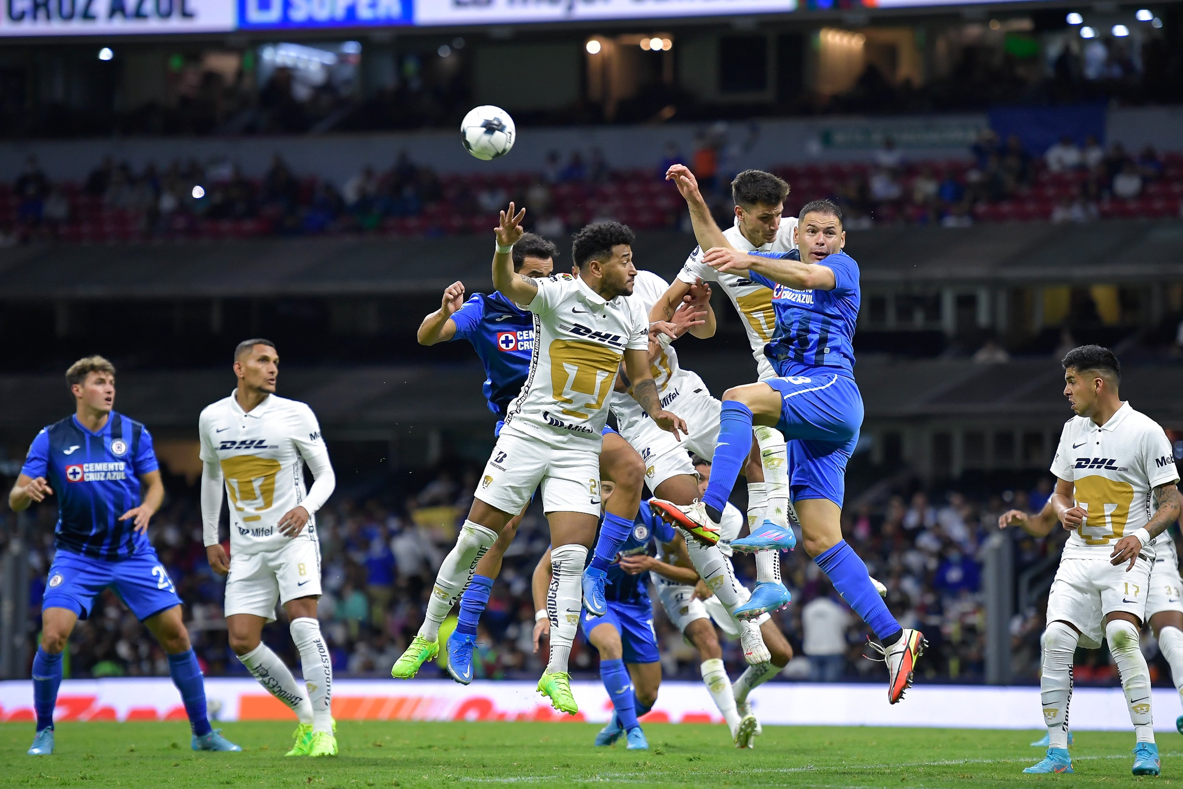 Cruz Azul vs Pumas