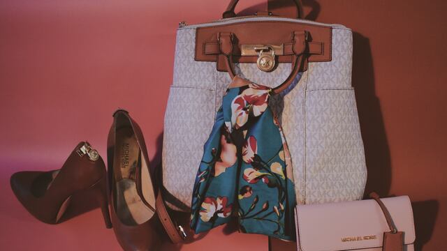 Liverpool vendería bolsas pirata de Michael Kors