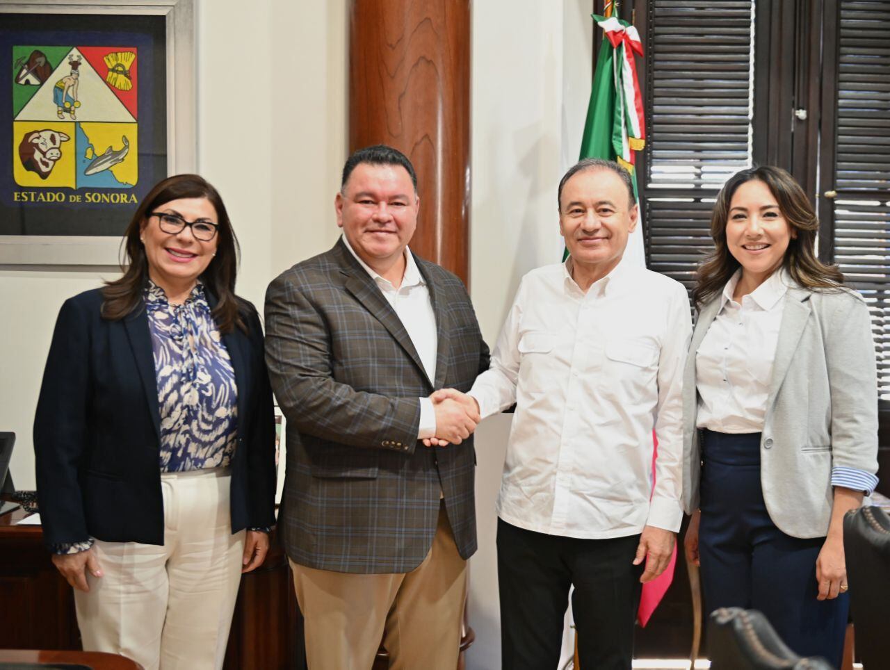 Alfonso Durazo recibe invitación para el Congreso Internacional Minero Sonora 2024