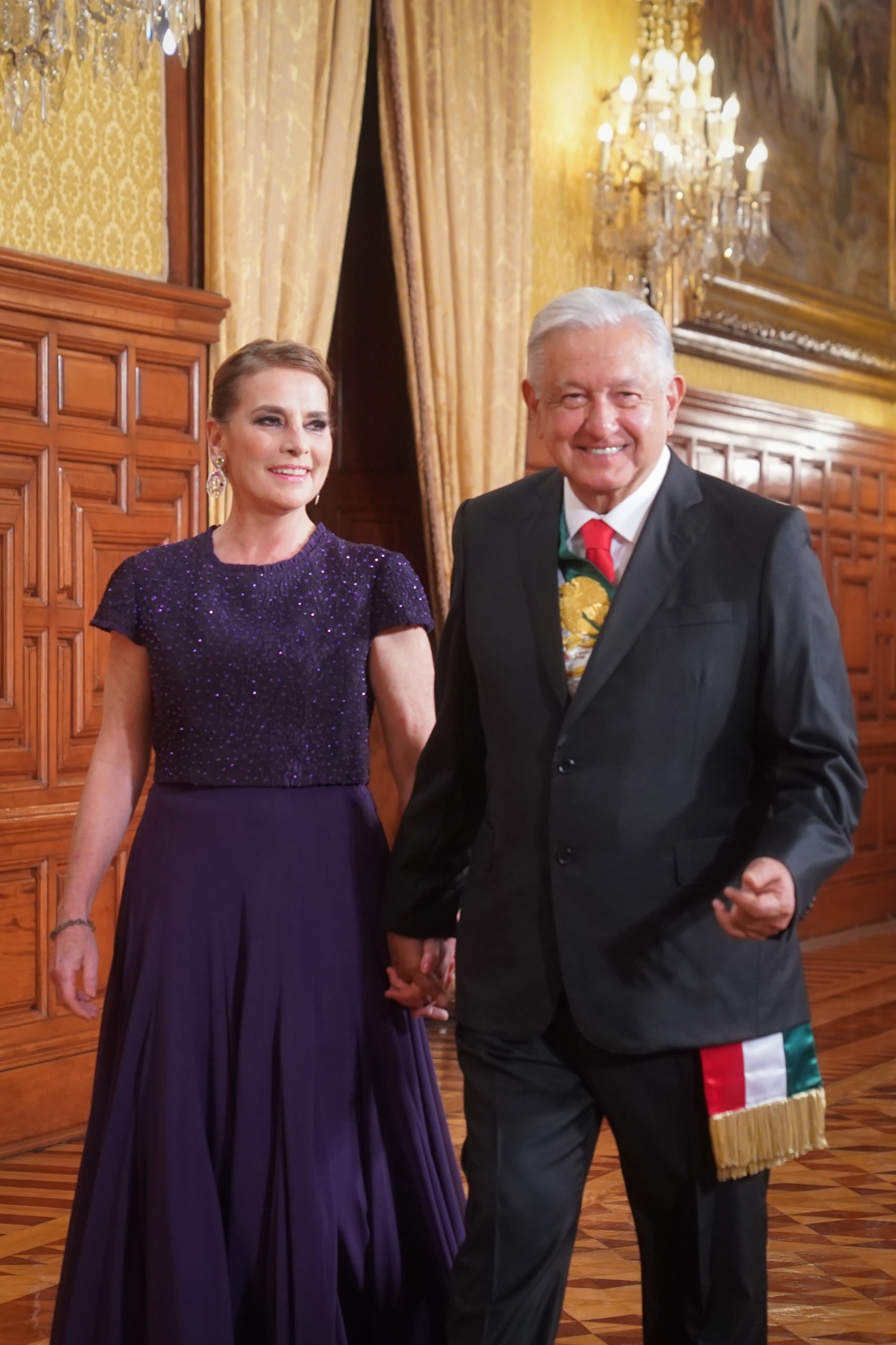 AMLO y Beatriz Gutierrez Müller en el Grito de Independencia 2024