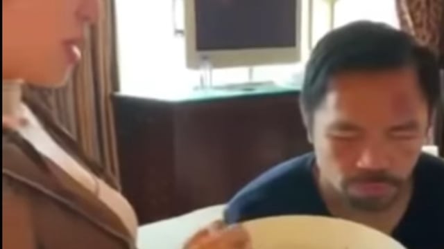 Esposa de Manny Pacquiao le da de comer en la boca