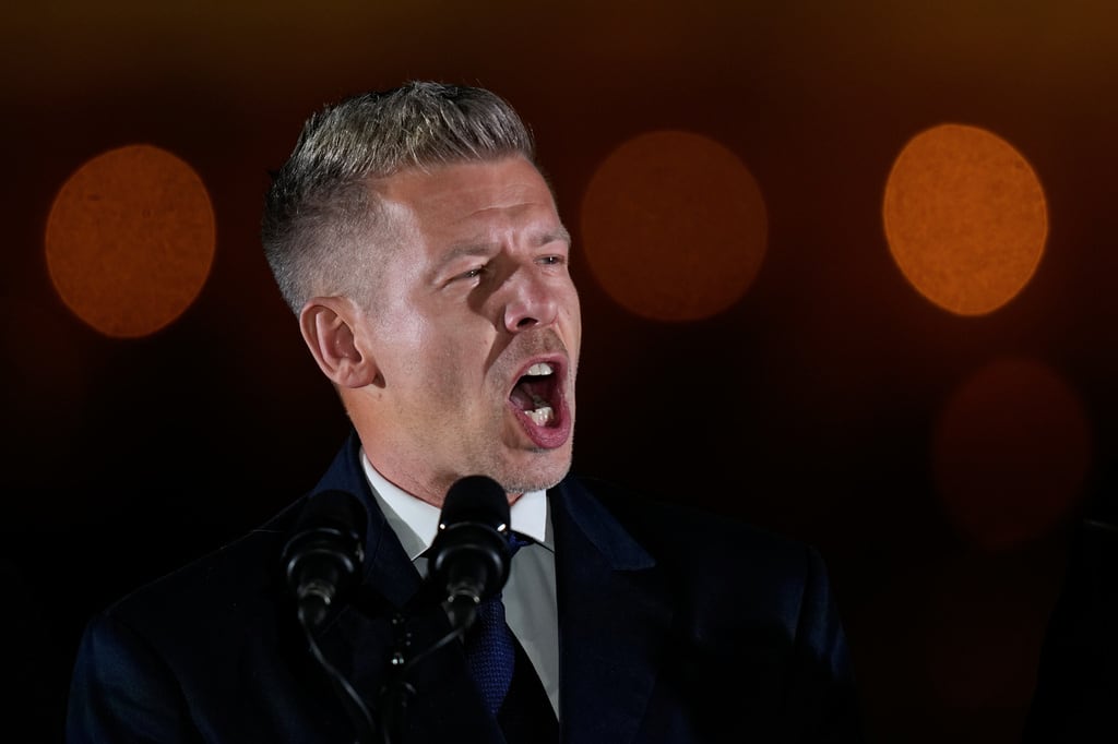 Péter Magyar tiene una carrera política corta y una vida familiar de escándalo pero ya es el nuevo primer ministro de Hungría