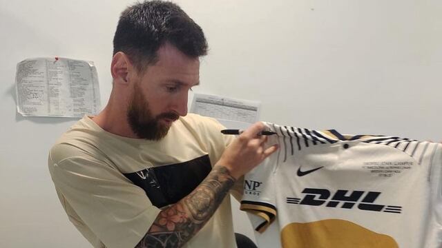 Lionel Messi posó con la playera del Club Pumas.
