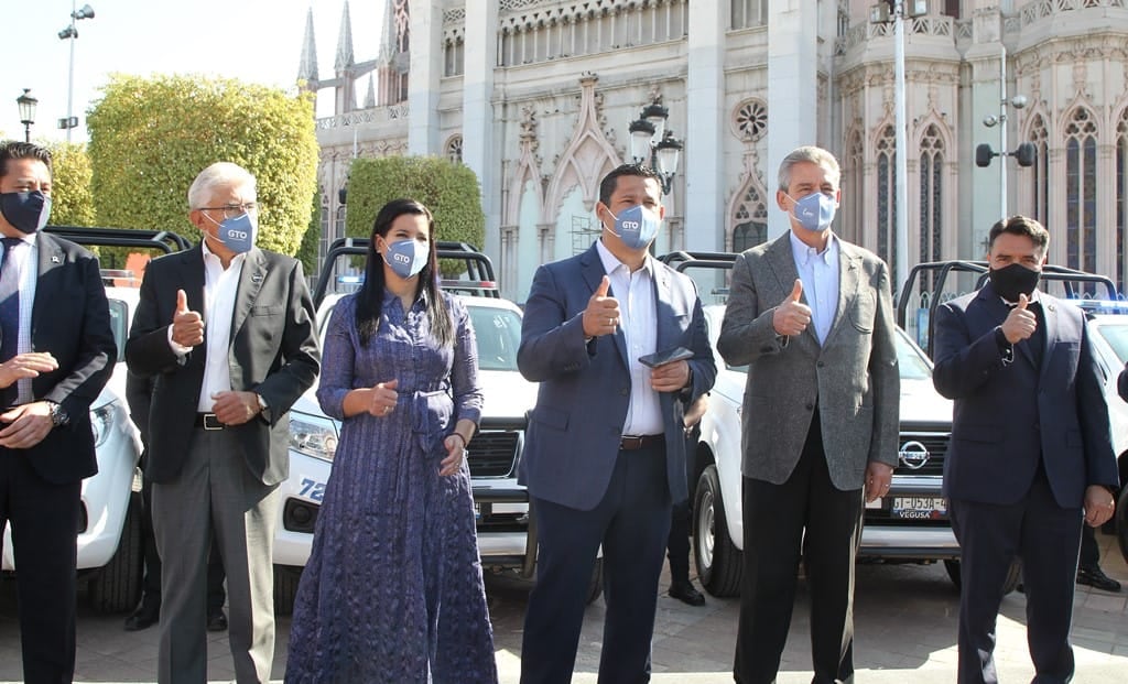 Entrega de patrullas